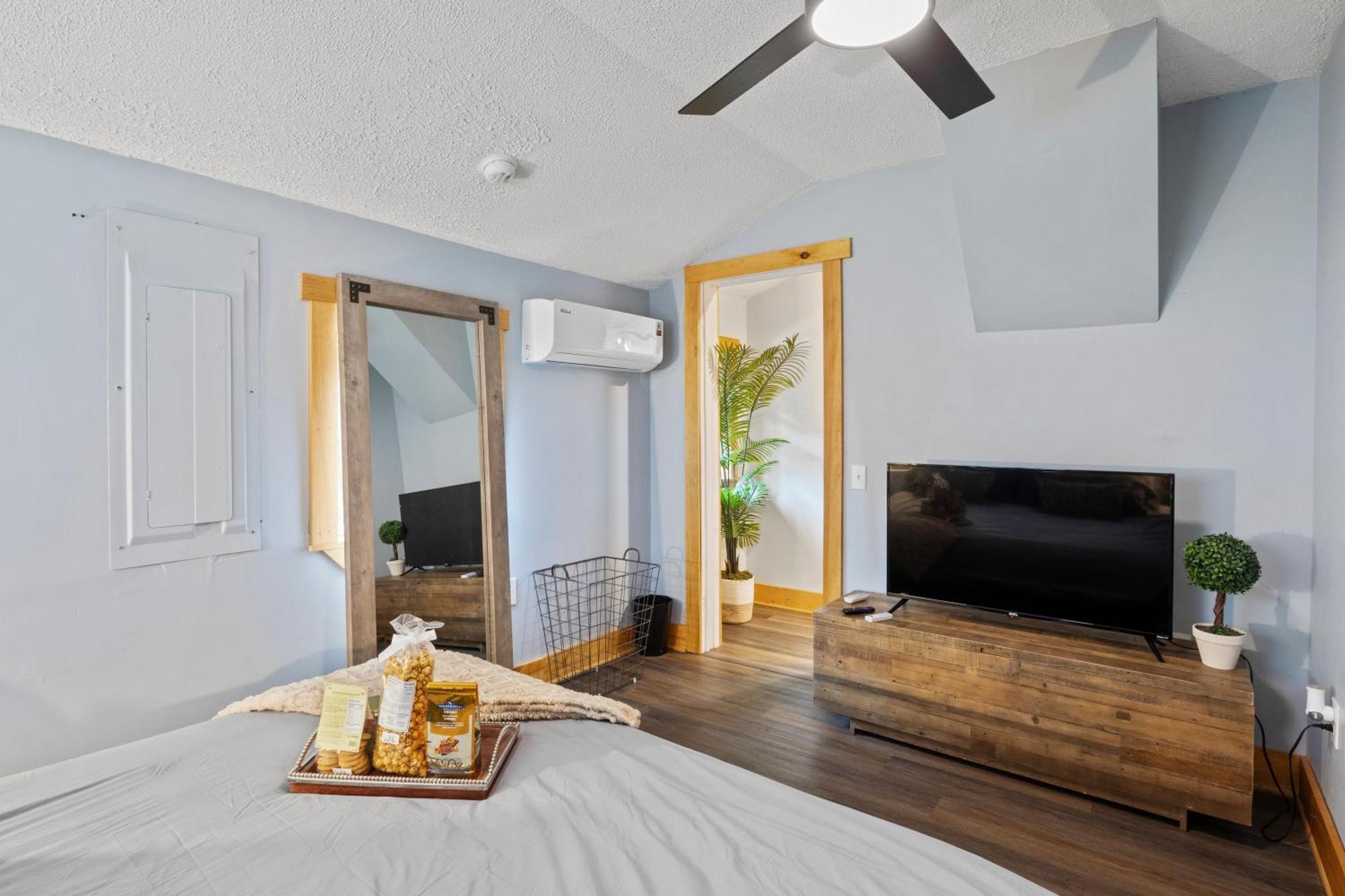 Cozy Home W/ King Bed & Lake Access Canandaigua Exteriör bild
