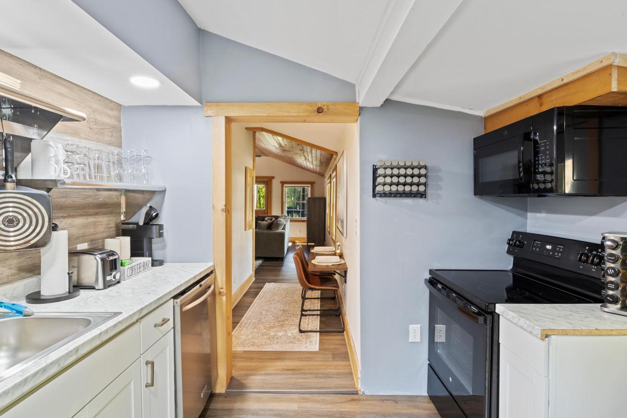 Cozy Home W/ King Bed & Lake Access Canandaigua Exteriör bild