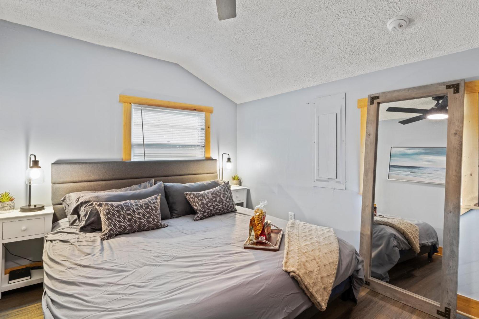 Cozy Home W/ King Bed & Lake Access Canandaigua Exteriör bild